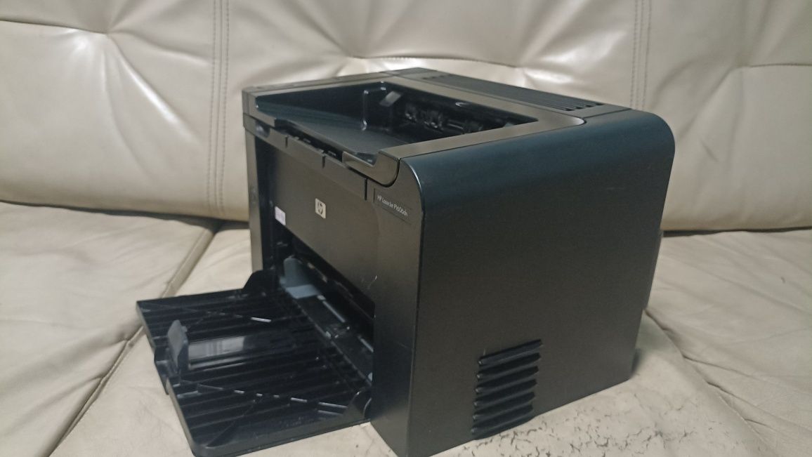 Принтер hp lj P1606dn