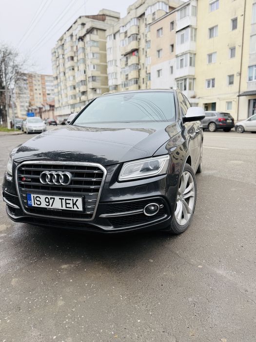 Audi Q5.  2015 3.0