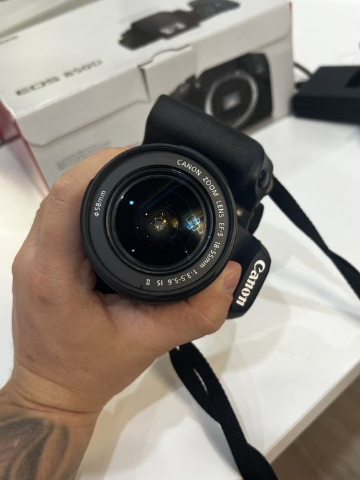 Фотоапарат CANON EOS 850D и обектив CANON 18-55mm