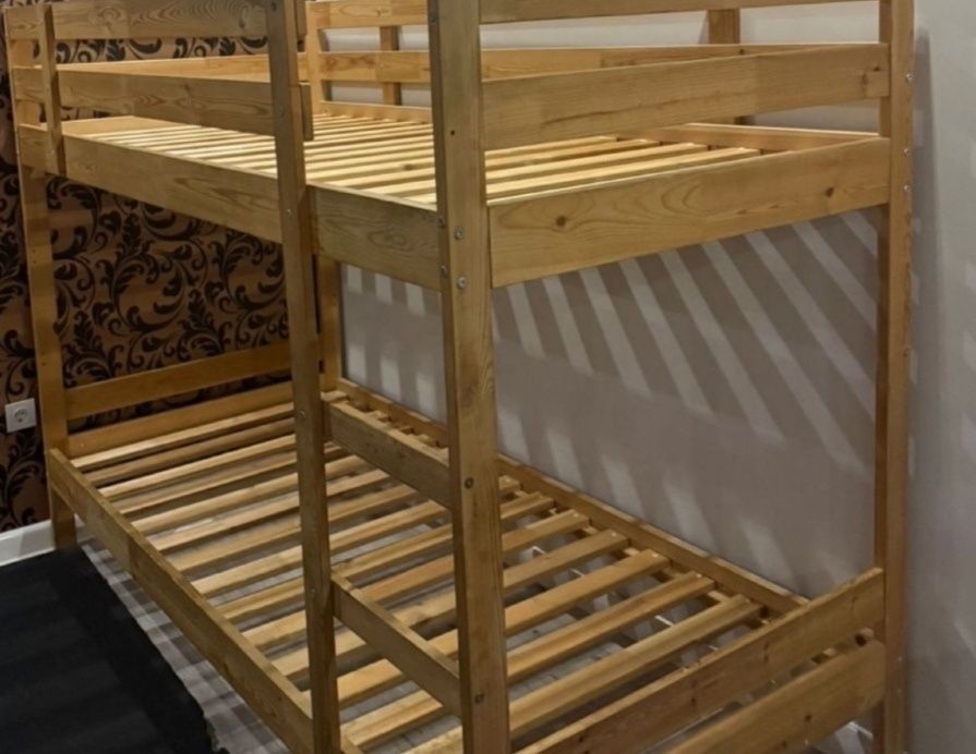 Двухъярусная кровать