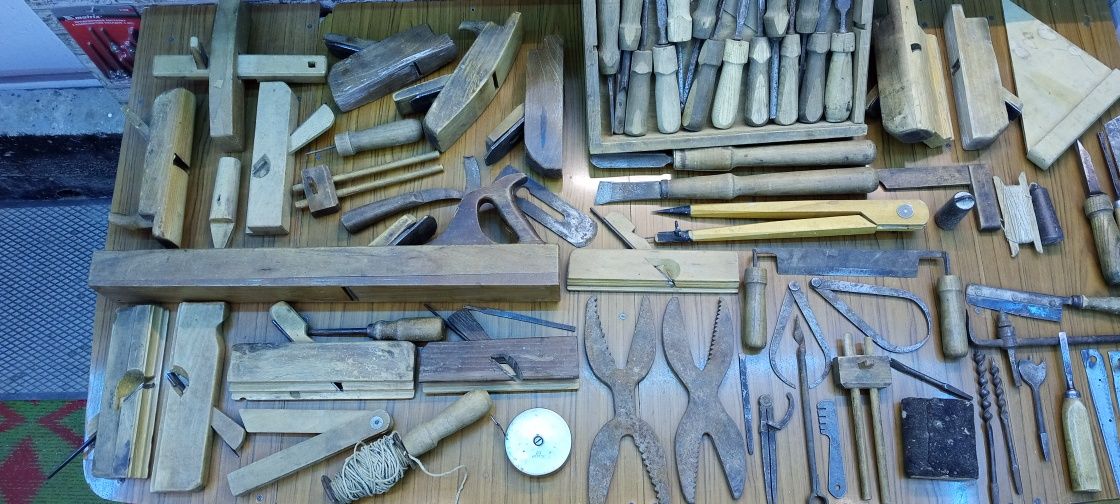 Инструменты для плотника и столяра по работе с деревом