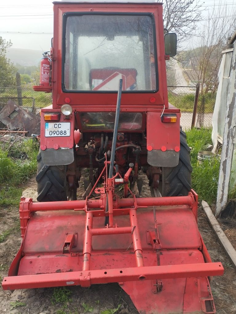 Продавам т25А с инвентар