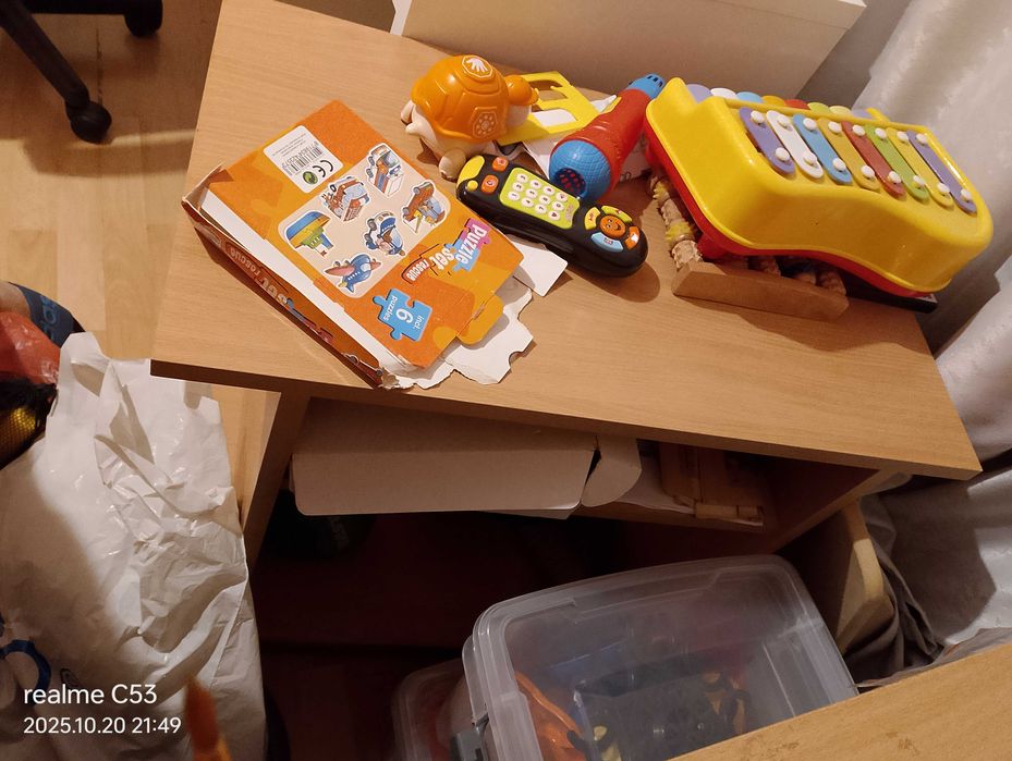 Обзавеждане детска стая гардероб, бюро, детска кошара,  етажерки