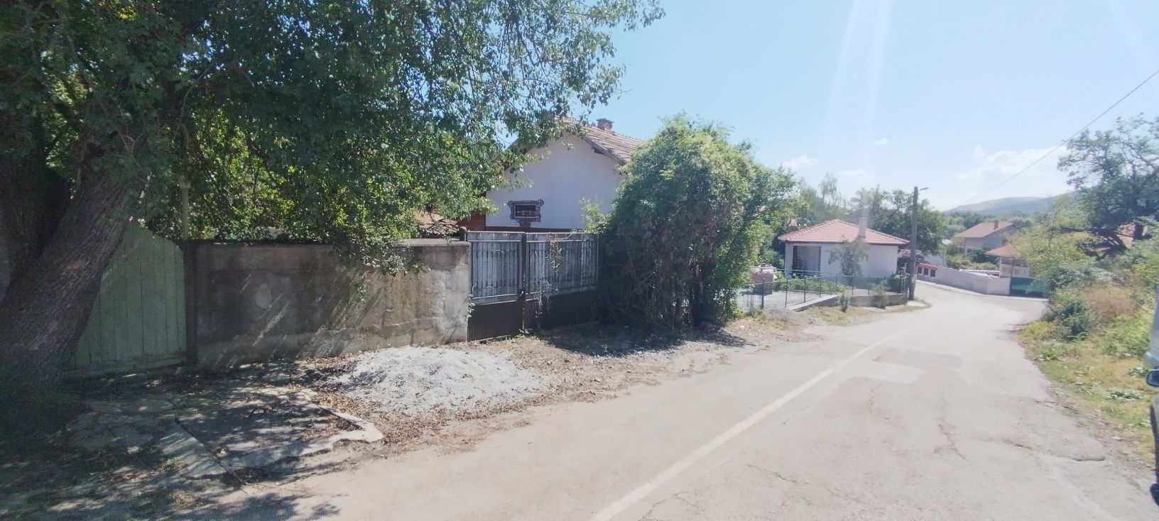 Продава се къща в село Боснек, област Перник