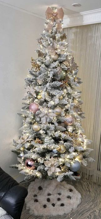 Brad artificial de Craciun cu zapada - 2,5m