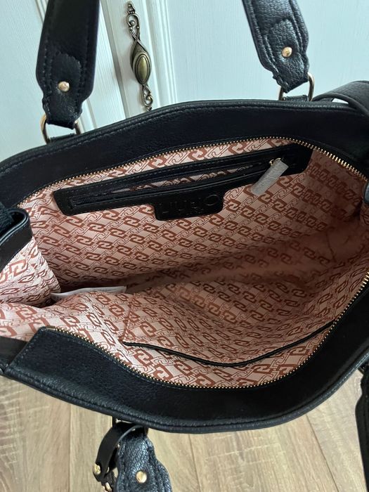 Geanta Tote Liu Jo, noua, negru, a costat 842 ron