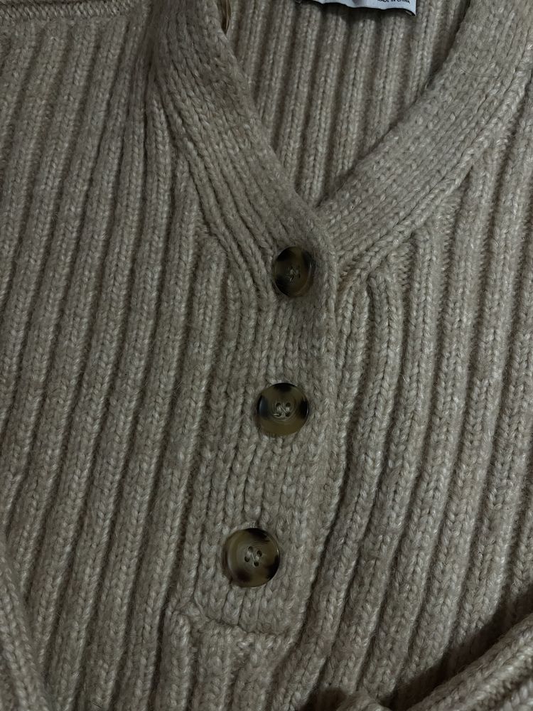 Бежова жилетка Zara