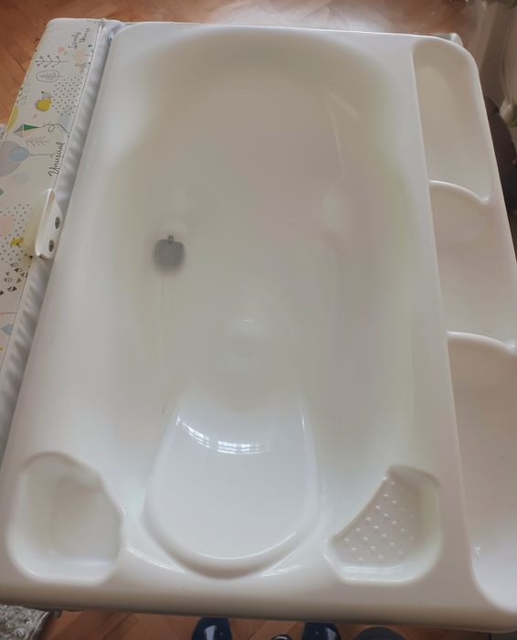 Повивалник със стойка и вана за къпане Cam Volare