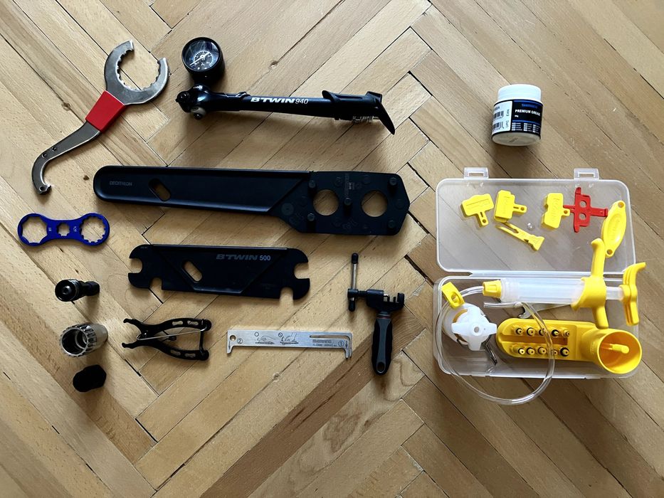 Scule și unelte pentru service bicicletă / MTB