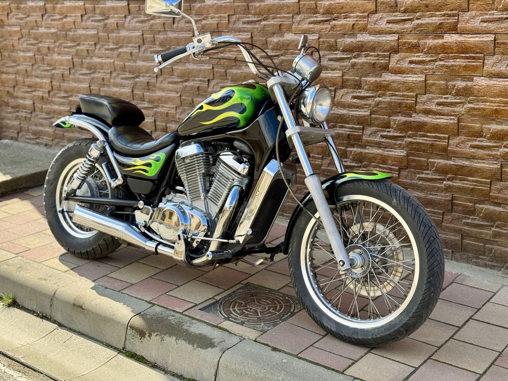 Suzuki Intruder VS700