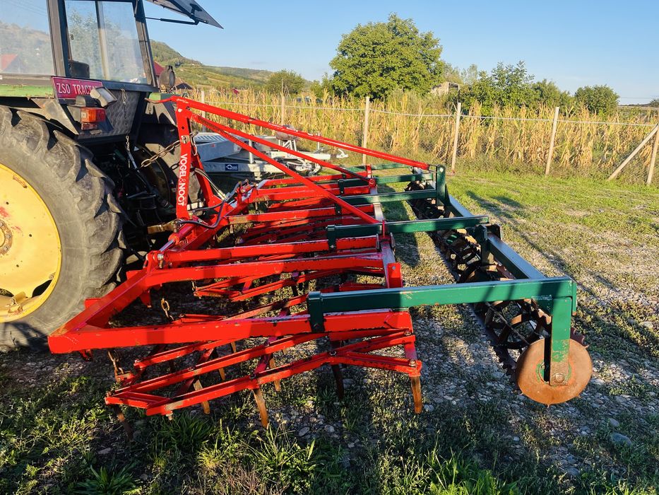 Grapa cu colti si tavalugi 4.10 m latime, pliabil hidraulic Vogel Noot