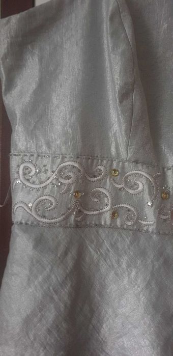 Vind rochie de ocazie nouă