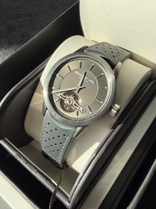*Чисто нов* Автоматичен часовник Raymond Weil Freelancer 42mm