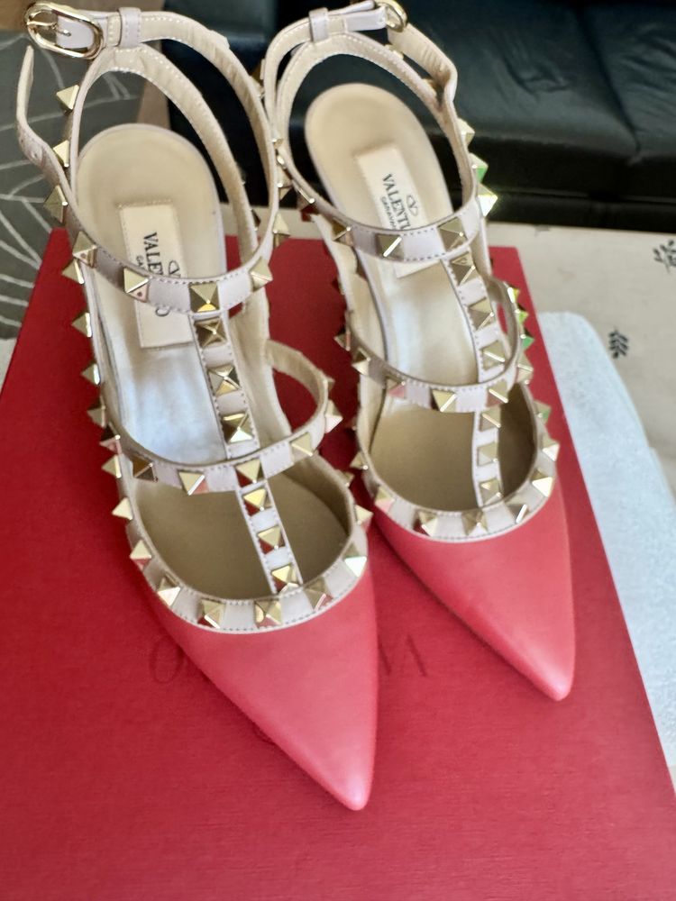 Официални обувки VALENTINO