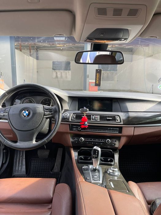 Vând BMW 520d F11