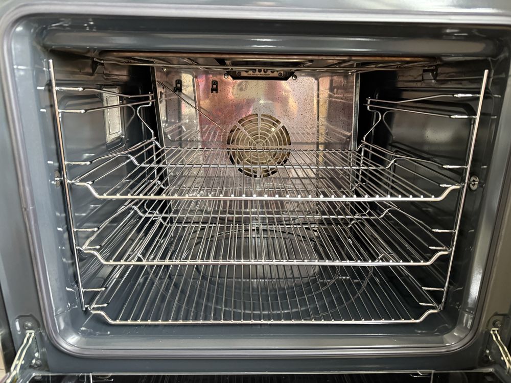 Smeg  печкасы сатылады.Көп пайдаланылған жоқ.