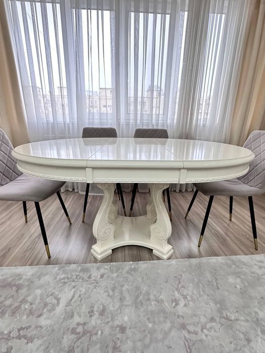 Продается стол круглый