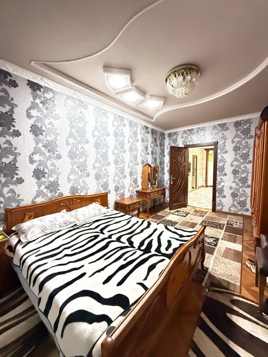 Срочно Продается  Чиланзар 8 квартал 3 комнатный квартира