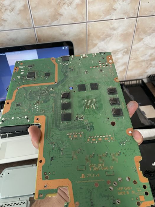 Ofer servicii mentenanta consola Playstation 4