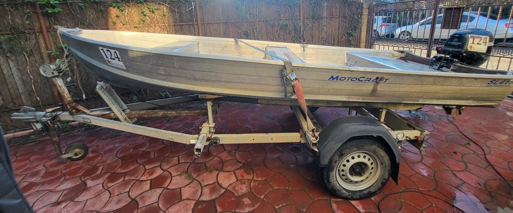 Barca aluminiu cu motor si peridoc