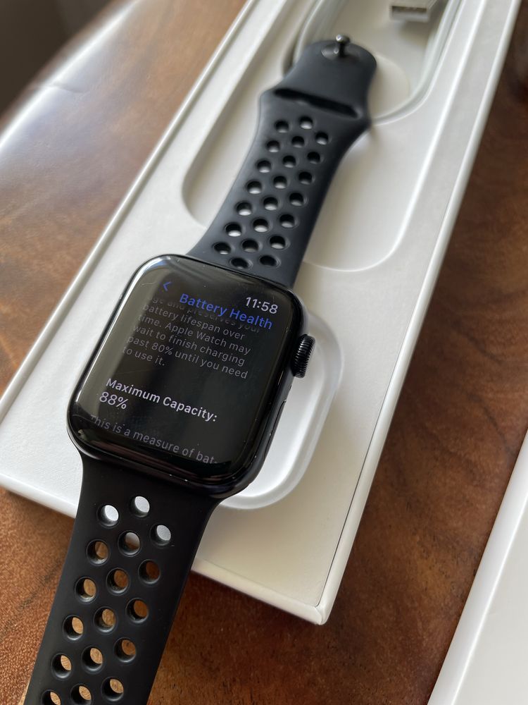 Apple watch SE 2nd gen 40mm GPG