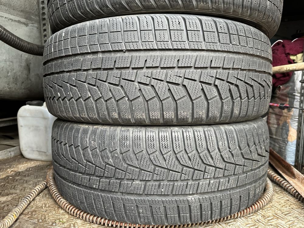 4 бр зимни гуми HANKOOK 215/55/18 цола Перфектни