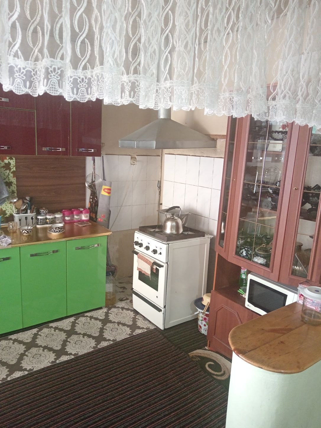Nazarbek Xarakat maxallada uy sotildi
