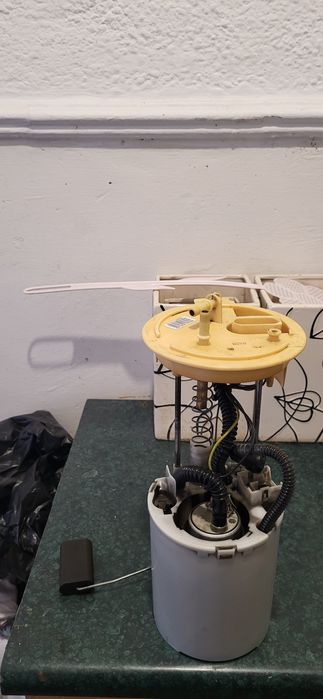 Vând Pompă de Rezervor Volkswagen 2.0 Diesel se oferă la Probă