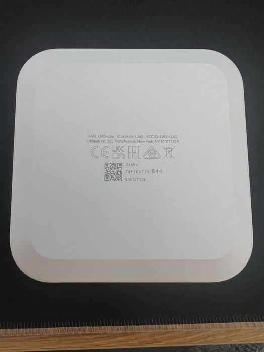 Ubiquiti Unifi gateway router UXG-Lite