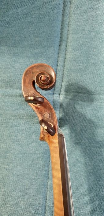 Vioara veche de vanzare