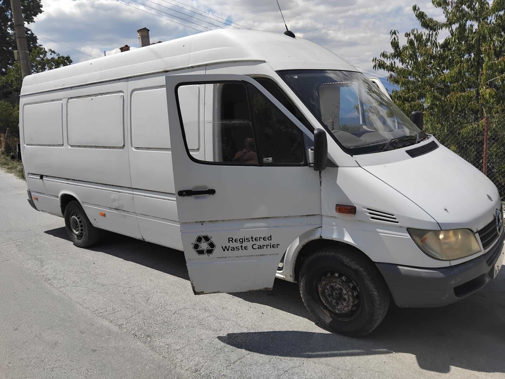 Бус Mercedes-Benz