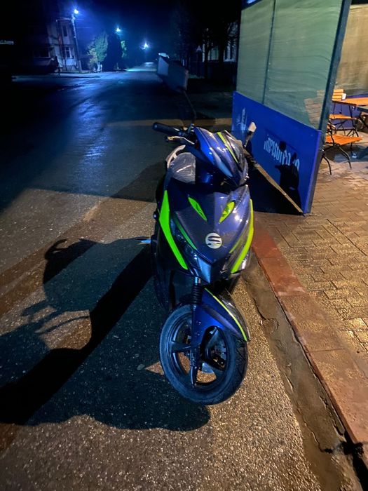 Vand scuter electric