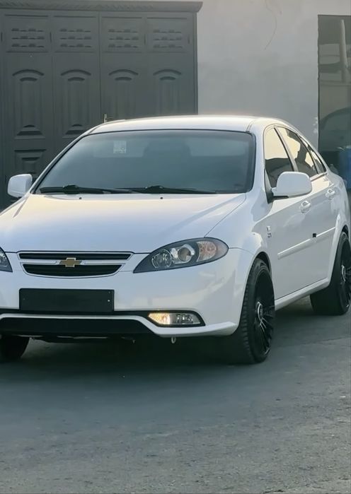 R17 Rolls Roys diska universal xama moshinaga tushadi