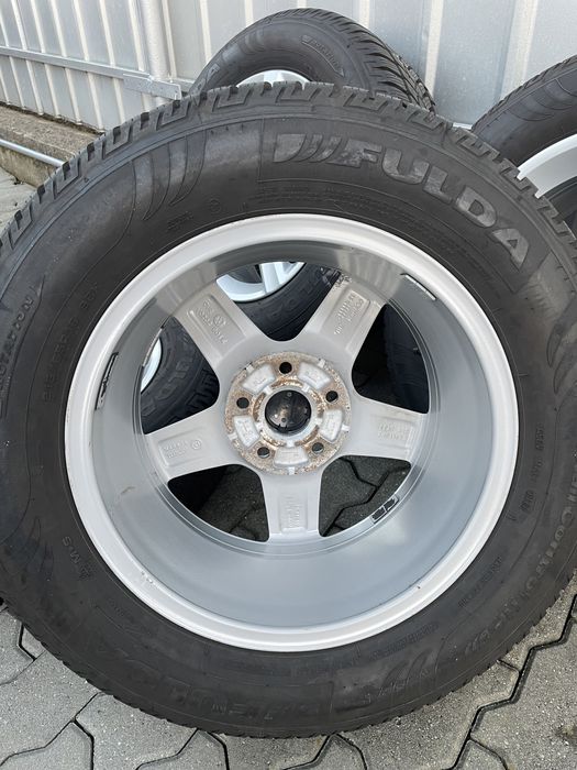 Jante de aluminiu originale VW Tiguan cu cauciucuri de iarna ca noi!