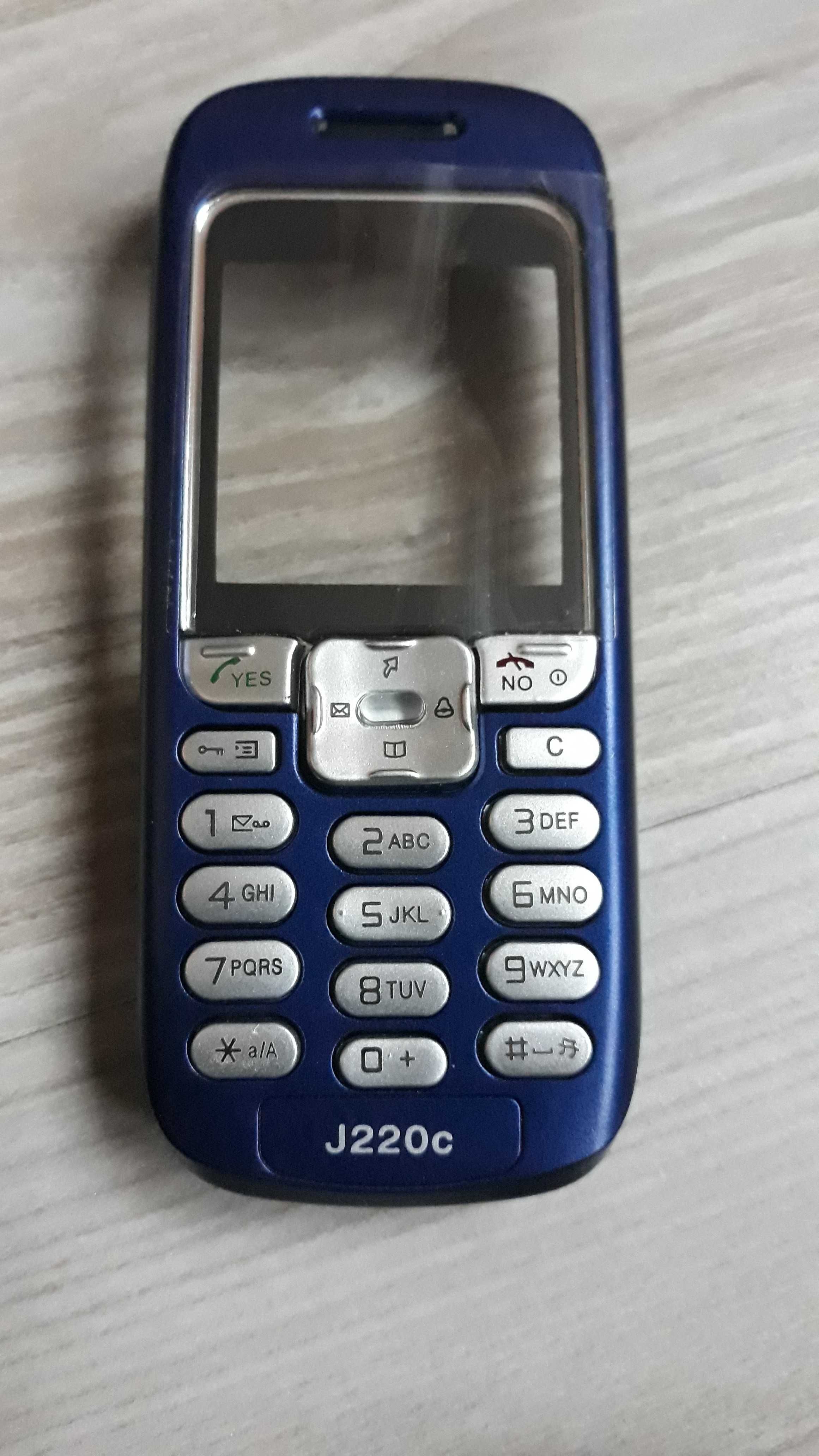 Vând  carcasă cu tastatură noua Sony Ericsson j220c