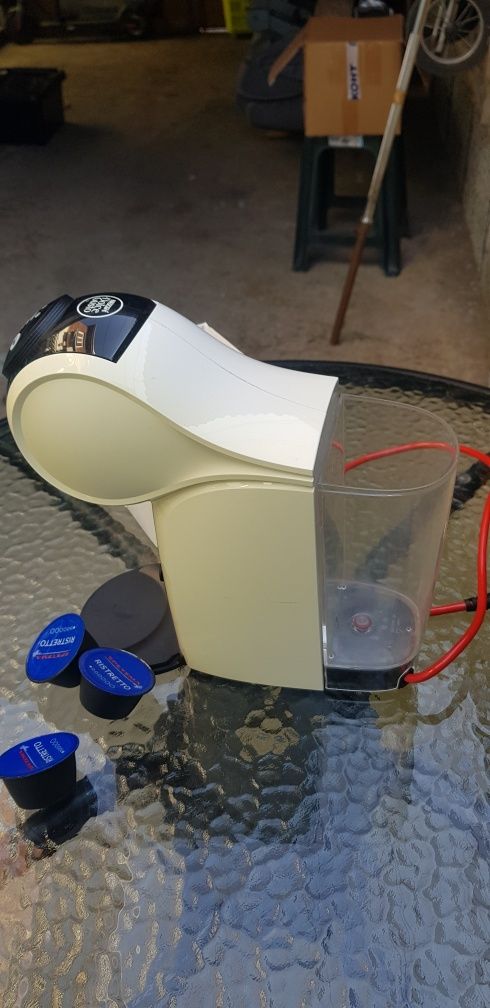 Кафе машина с капсули Dolce Gusto
