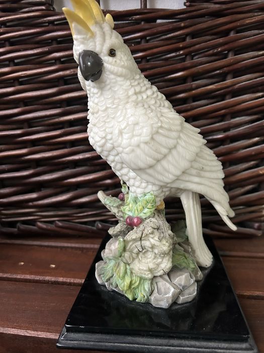 Папагал-Декорация