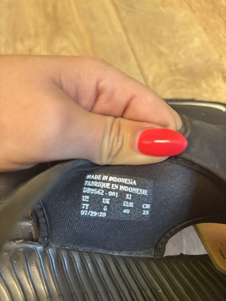 Сандали  Nike размер 40