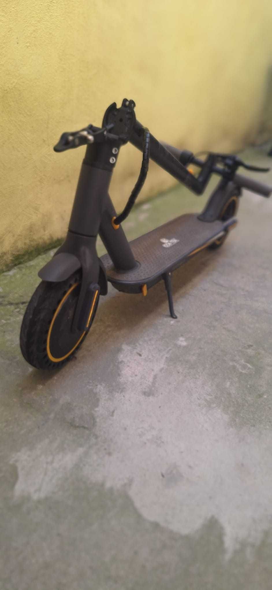 Trotineta electrica 350W 36V autonomie 20-30 km viteza 25km/h 125 kg