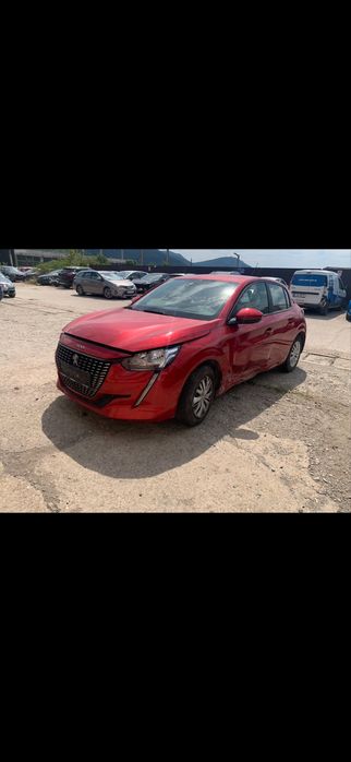 Peugeot 208 2022 1.2 benzina avariat