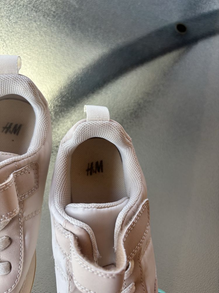 Маратонки на H&M за момиче
