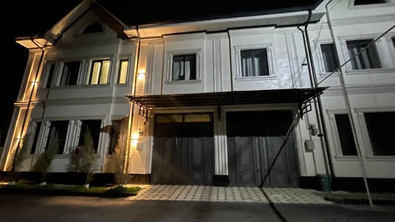 Sergeli tumani Honabod mahallada 1 sotix uy sotiladi