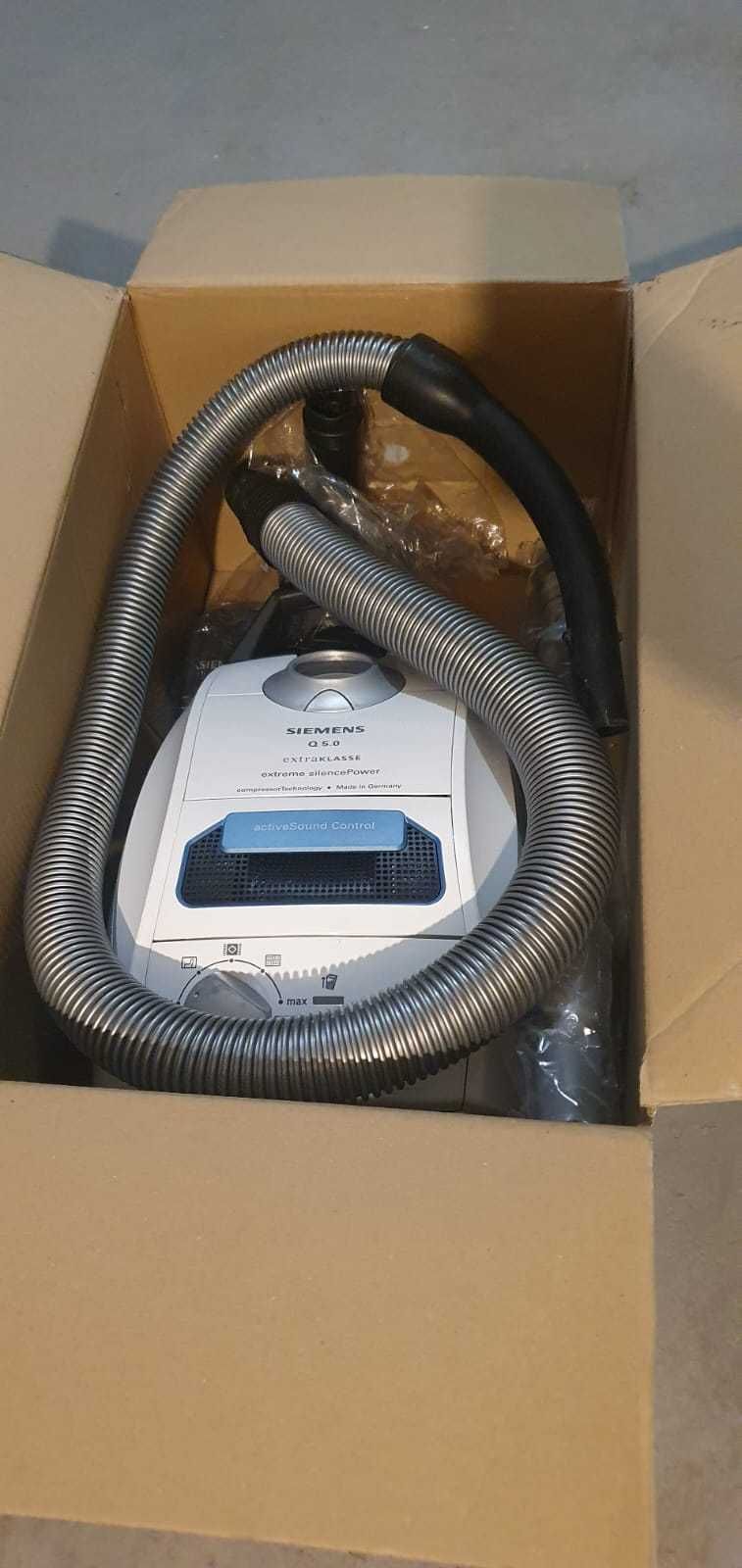 Vând aspirator Siemens Q5.0
