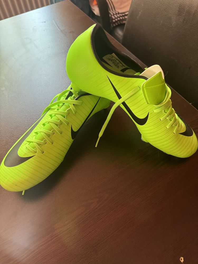 Бутонки Nike Mercurial