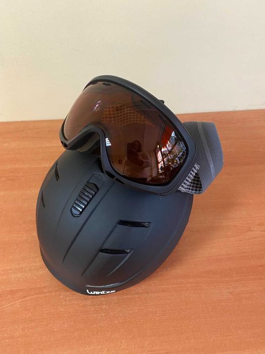 Каска за ски / сноуборд Wedize, черна, с подарък очила