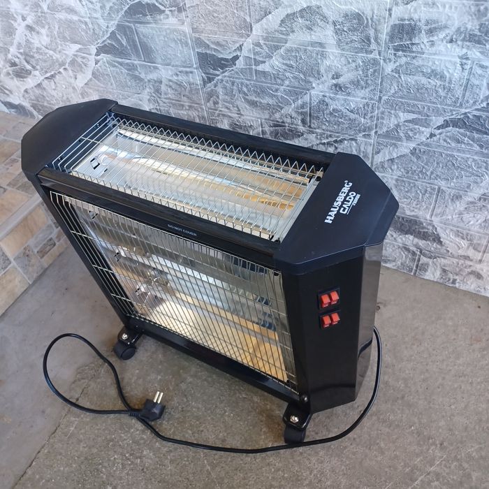 Vând radiator marca Hausberg.