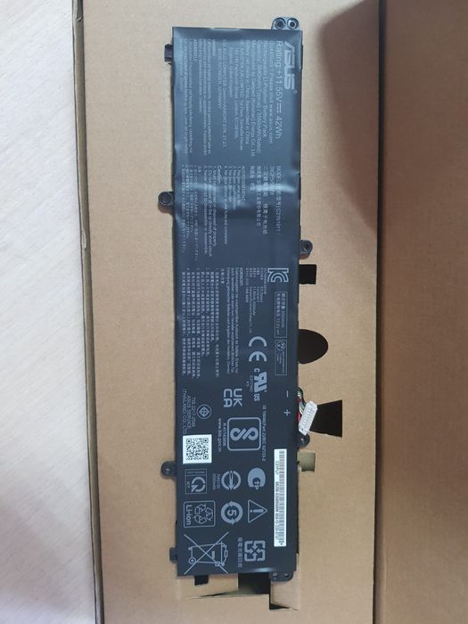 Продам батарею на ноутбук Asus