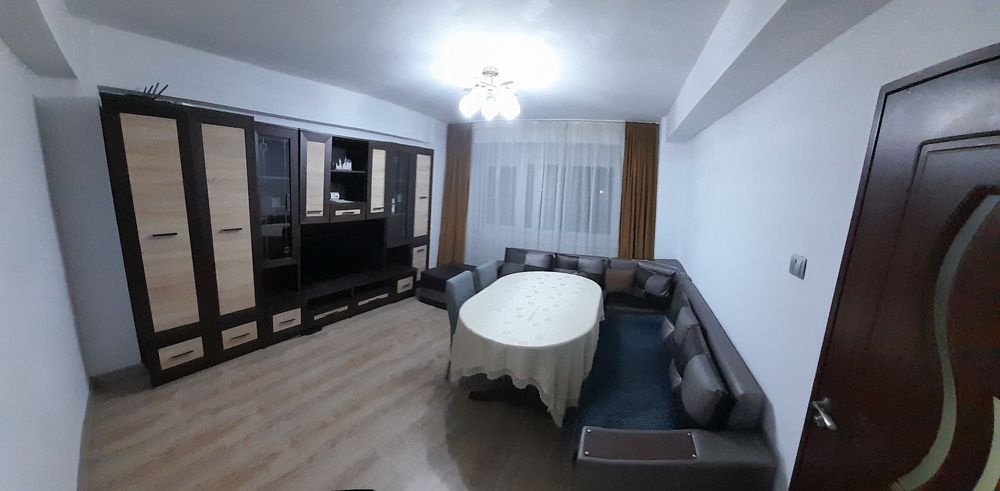 Vand apartament 2 camere etaj 2