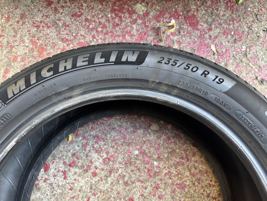 Set 2 anvelope Michelin 235 50 19 vara an 2021 si 2023 ca noi