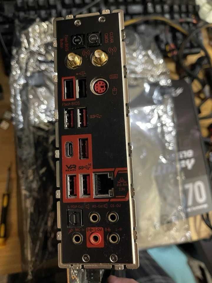 Дънна платка MSI MEG X570 Unify AM4 за РЕМОНТ !